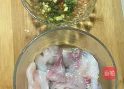 Illustration of how to make spicy scallion pancake 3