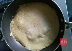 Illustration of how to make bacon, onion and carrot soft pancake 4