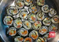 Illustration of how to make sushi 7