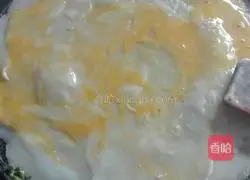 Illustration of how to make crispy pancake fruit 6