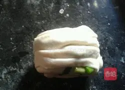 How to make scallion pancakes 6