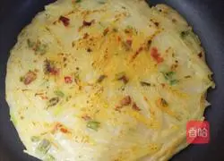 Illustration of how to make shredded potato burritos 5 