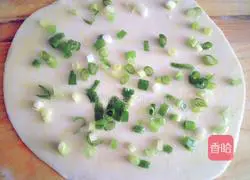 Illustration of how to make egg and green onion cake 10