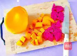 Illustration of how to make dragon fruit and mango pancakes 6