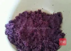 Illustration of how to make purple sweet potato cake 3