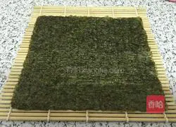 Illustration of how to make seaweed sushi roll 4