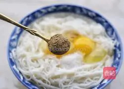 Illustration of how to make noodles and egg pancakes 3