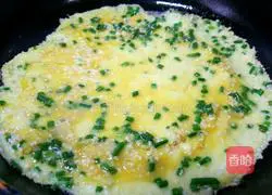 Sesame and green onion egg pancake recipe 4