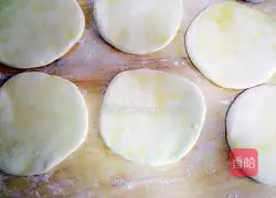 Illustration of how to make silk-wrapped hand-torn cakes 14