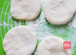 Illustration of how to make the oven version of Shaobing 11