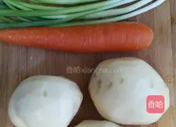 Illustration of how to make egg and potato shredded cake 1