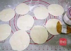 Illustration of how to make steamed shell cakes 7