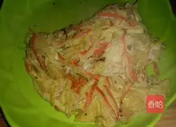 Illustration of how to make shredded potato and carrot cake 5