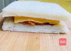 Illustration of how to make shrimp cake sandwich that baby loves to eat 8