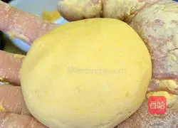 Illustration of how to make golden pancakes 9