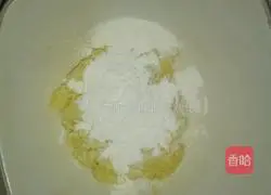 Illustration of how to make apple glutinous rice and black sesame cake with electric baking pan 2