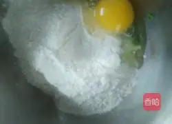 Illustration of how to make egg and scallion pancakes 2