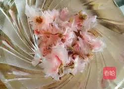 Illustration of how to make cherry blossom cookies 3