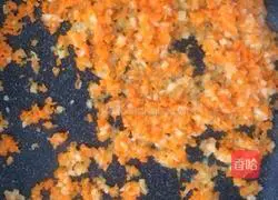 Illustration of how to make mushroom and chicken cake 4