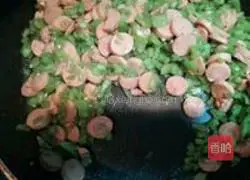 Illustration of making sausage noodles 5