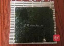 Illustration of how to make delicious homemade sushi 1