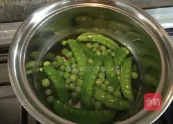 Illustration of how to make grilled salmon chirashi sushi 4