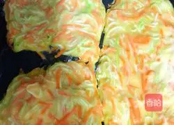 Illustration of how to make watermelon and carrot shredded cake 7