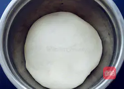 Illustration of how to make Italian thin crust pizza with homemade pizza sauce 5