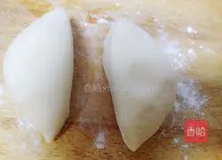 Illustration of how to make scallion pancakes with oil residue 4