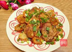 Illustration of how to fry potato slices 10