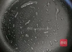 Illustration of how to make corn pancakes (tanhuang'er) 6