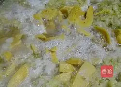 Illustration of how to make pancake soup 10