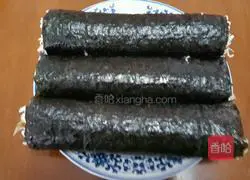 Illustration of how to make sushi 11