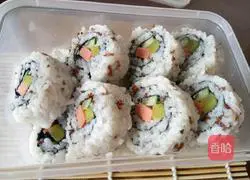  Illustration of how to make sushi 8