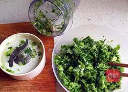 Illustration of how to make green onion layer cake 2