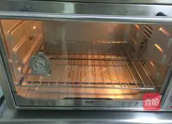 Sponge Cake Recipe Illustration 7