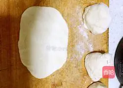 Leek Sausage Pie Recipe Illustration 5