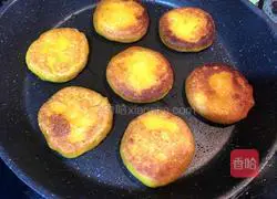 Illustration of how to make pumpkin cake 7