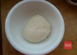 Illustration of how to make beef biscuits 3