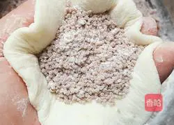 Brown sugar filling Illustration of making dough cakes 8