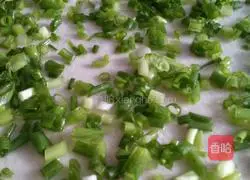 Illustration of how to make soy sauce chive pancake 1