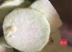 Illustration of how to make pork and eggplant cakes 2