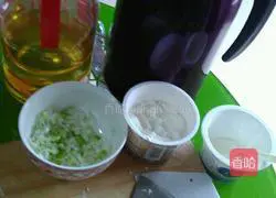 Illustration of how to make scallion pancake 2