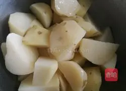 Illustration of how to make potato cakes 1