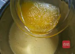 Illustration of how to make cocoa sponge cake 8