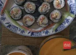 Illustration of how to make sushi rolls with milkshake 9
