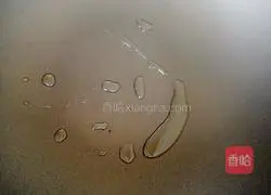 Illustration of how to make carrot egg pancake 8