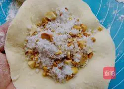 Illustration of how to make dough sugar cakes 7