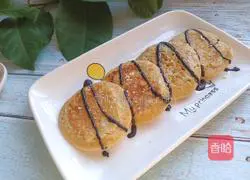 Illustration of how to make rice apple waffles 1