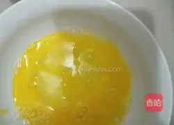 Illustration of how to make egg pancakes 3